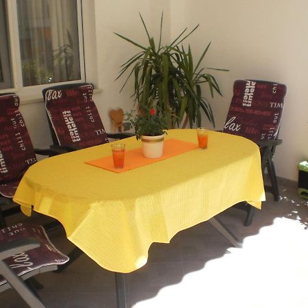 Apartment Lana Omis Exterior photo