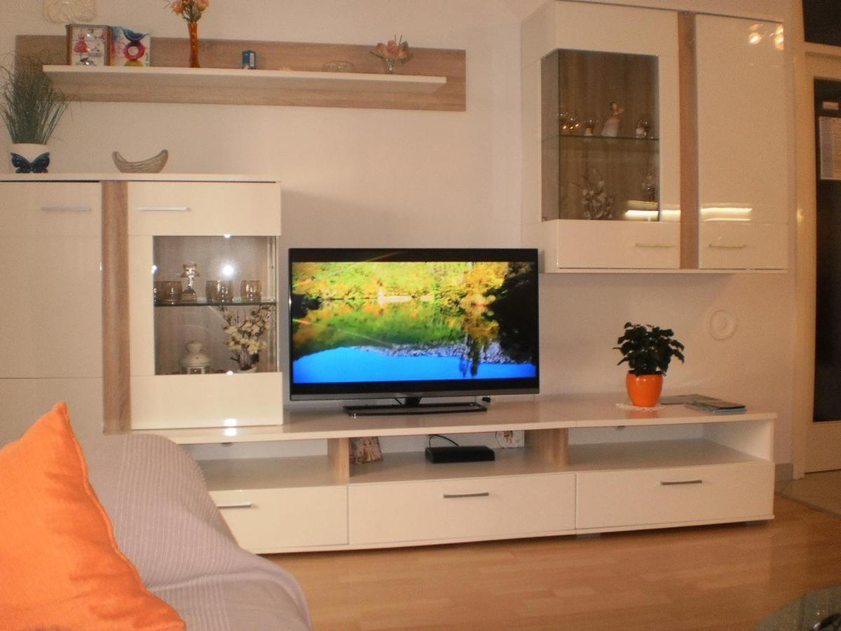 Apartment Lana Omis Exterior photo